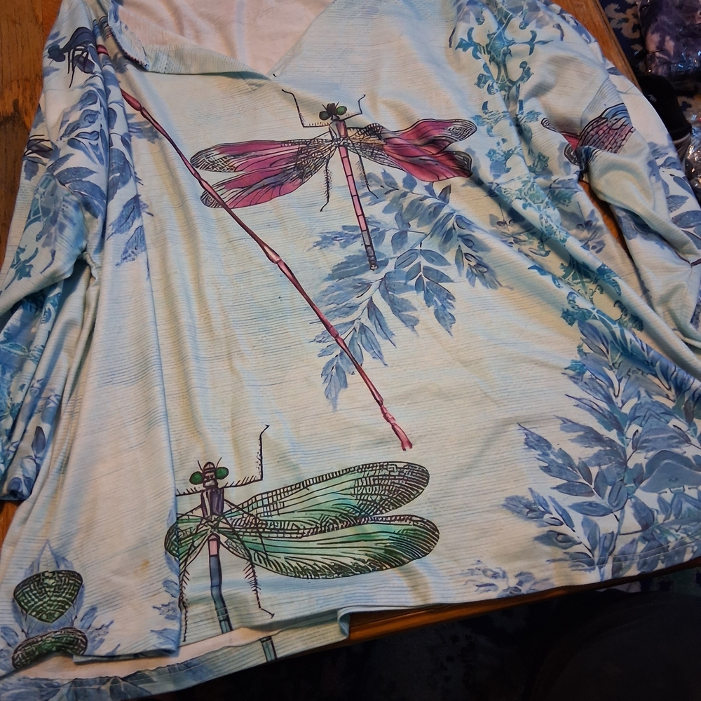 Floral Dragonfly Print Blouse. 3/4  Sleves